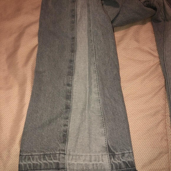 Boohoo man flare jeans slightly ripped grey - Picture 3 of 6